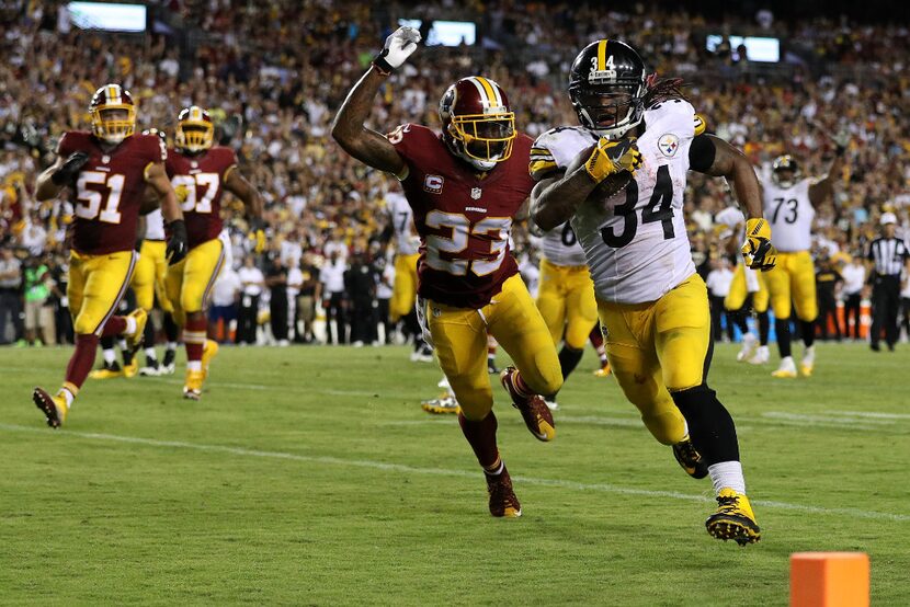 LANDOVER, MD - SEPTEMBER 12: Running back DeAngelo Williams #34 of the Pittsburgh Steelers...