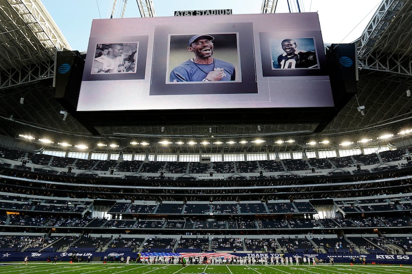A moment of silence was held for Cowboys strength coach Markus Paul before the game against...