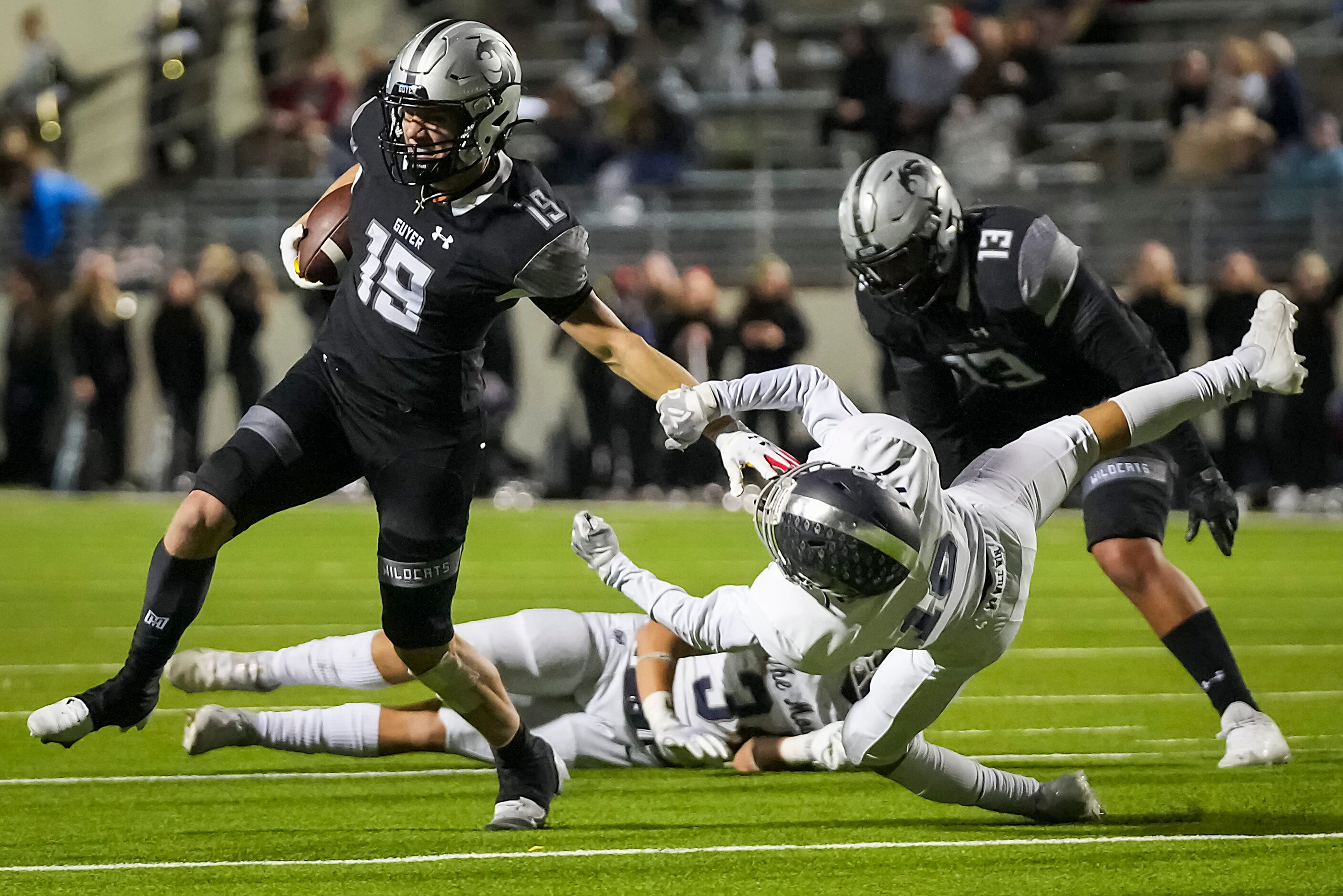 Denton Guyer wide receiver Grayson Obara (19) gets past Flower Mound cornerback Cooper Davis...