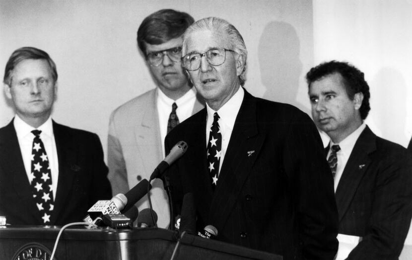 3-10-1993 -- Mayor Steve Bartlett, Councilman Glenn Box, Norm Green, owner of the Dallas...