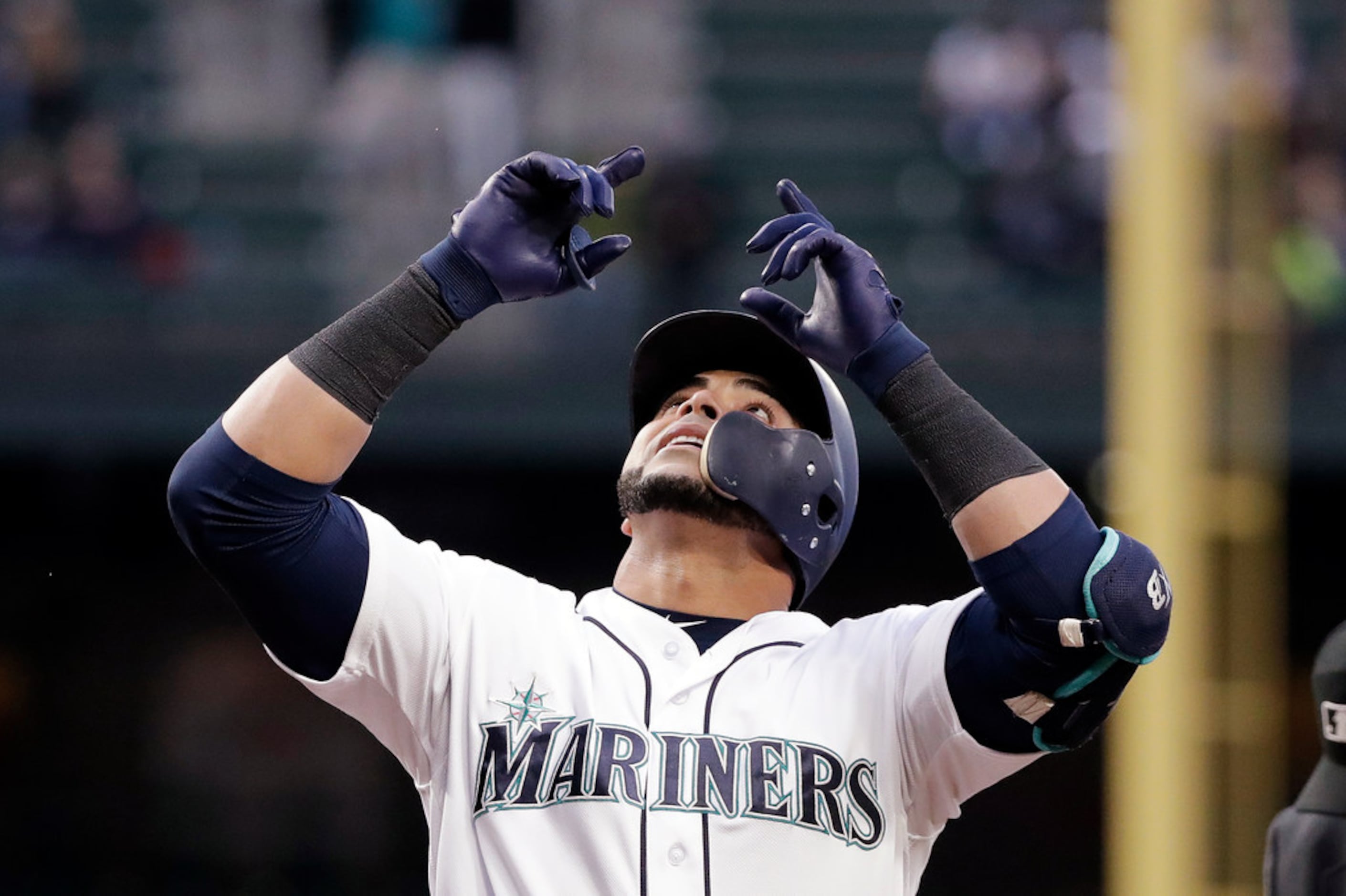 Nelson Cruz homer sparks Mariners to 6-1 win over Rangers