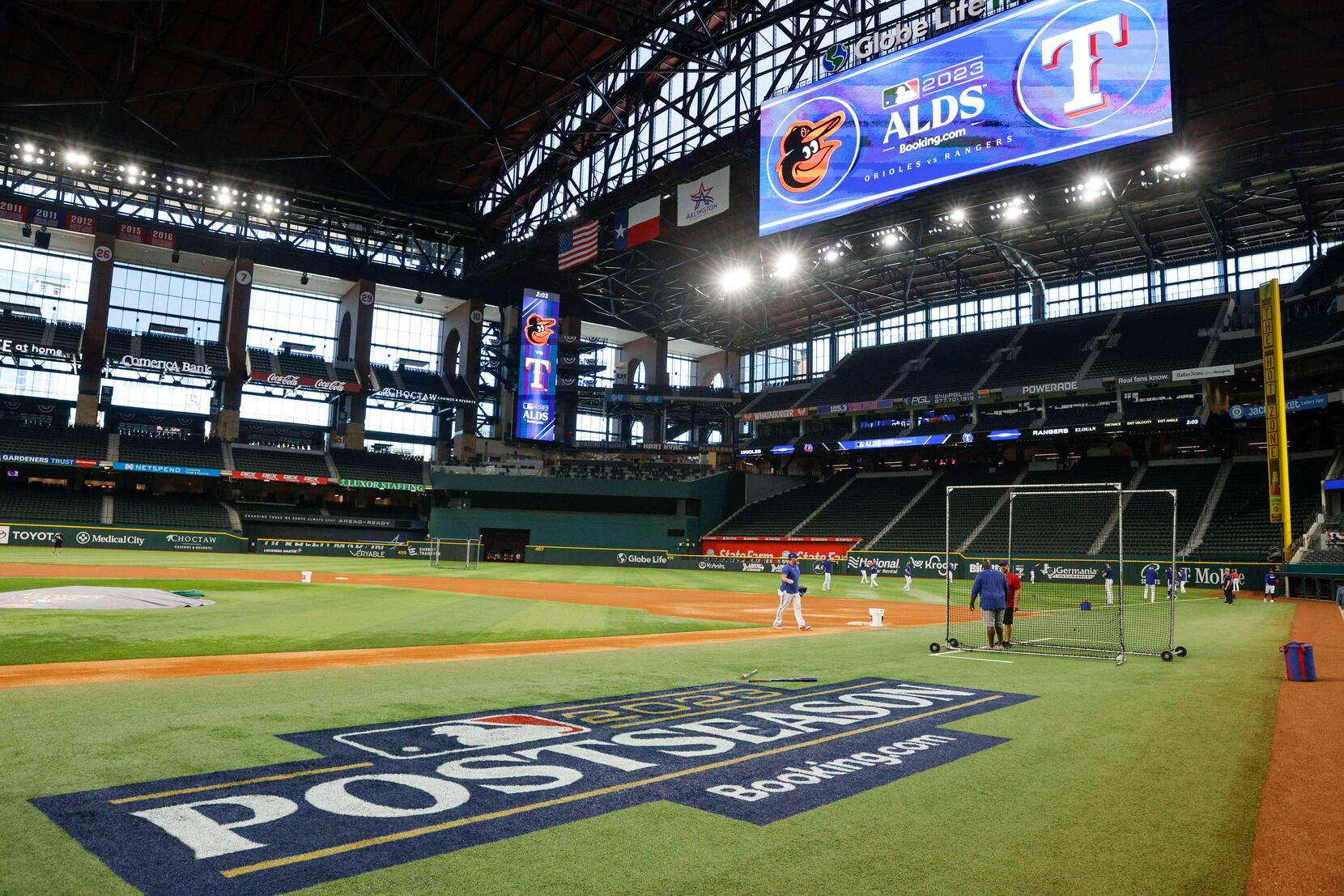 Rangers played with Globe Life Field's roof open and the results