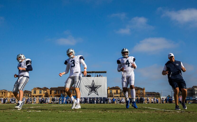 Dallas Cowboys quarterback Cooper Rush (7), quarterback Mike White (3) quarterback Dak...