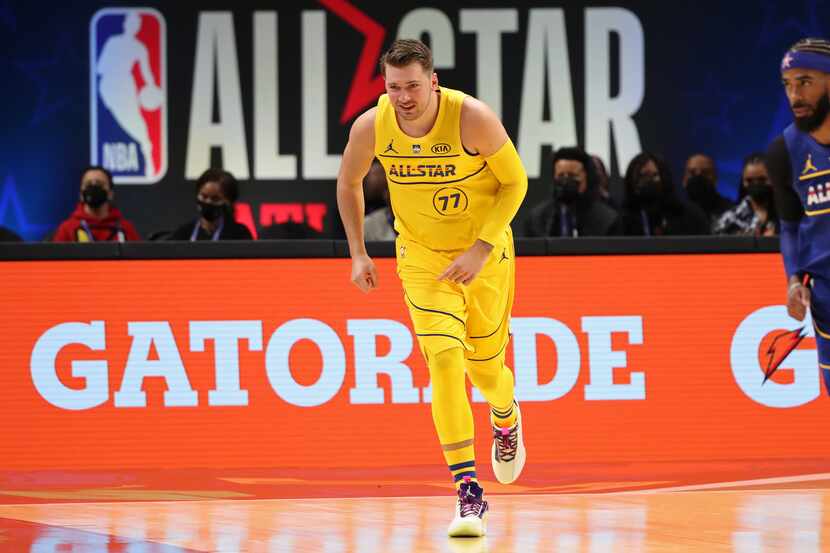 Luka Doncic fue parte del equipo de LeBron James en el Juego de Estrellas de la NBA, el 7 de...