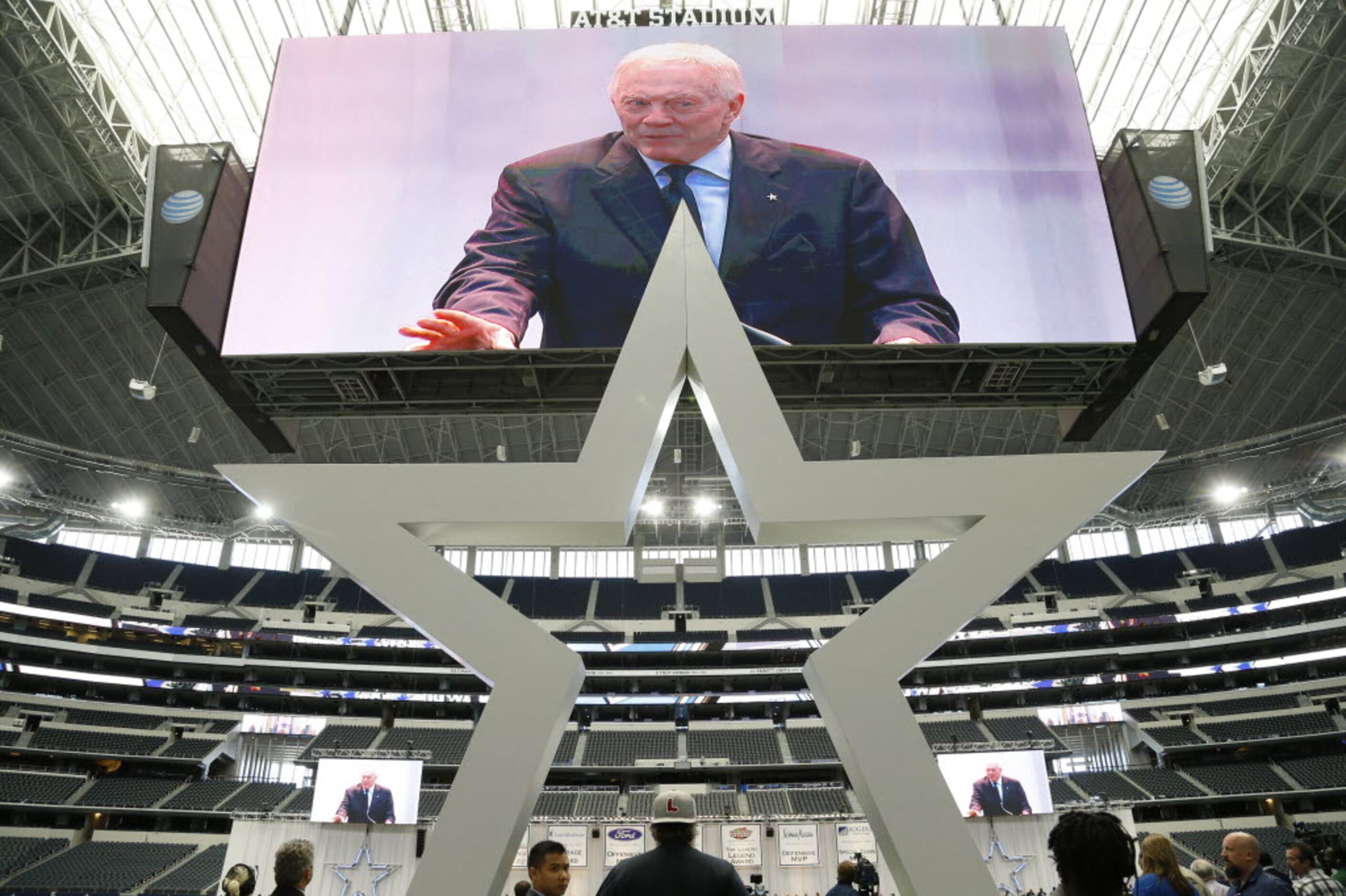 Keep dreaming! No storybook finish coming for Jerry Jones and