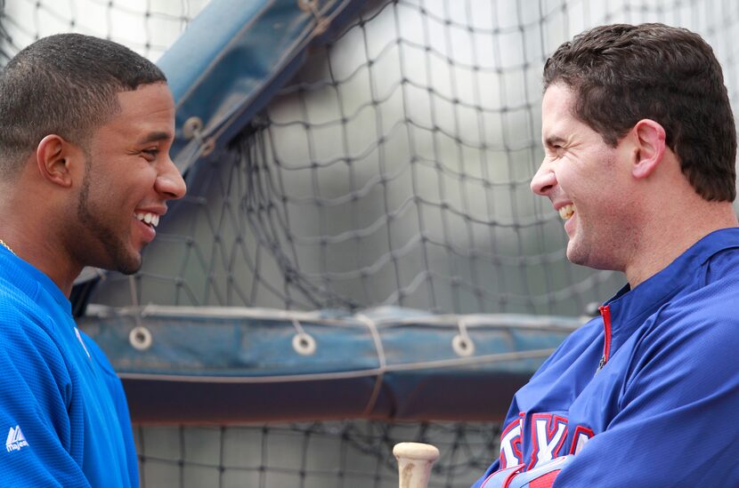 Elvis Andrus (izq.) junto a Michael Young en febrero de 2011. (Star-Telegram/Ron Jenkins)