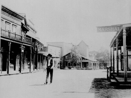  Gary Cooper, a man alone in "High Noon." 