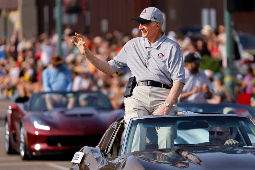Dallas Cowboys Pro Football Hall of Fame member Bob Lilly waves to fans during the Canton...