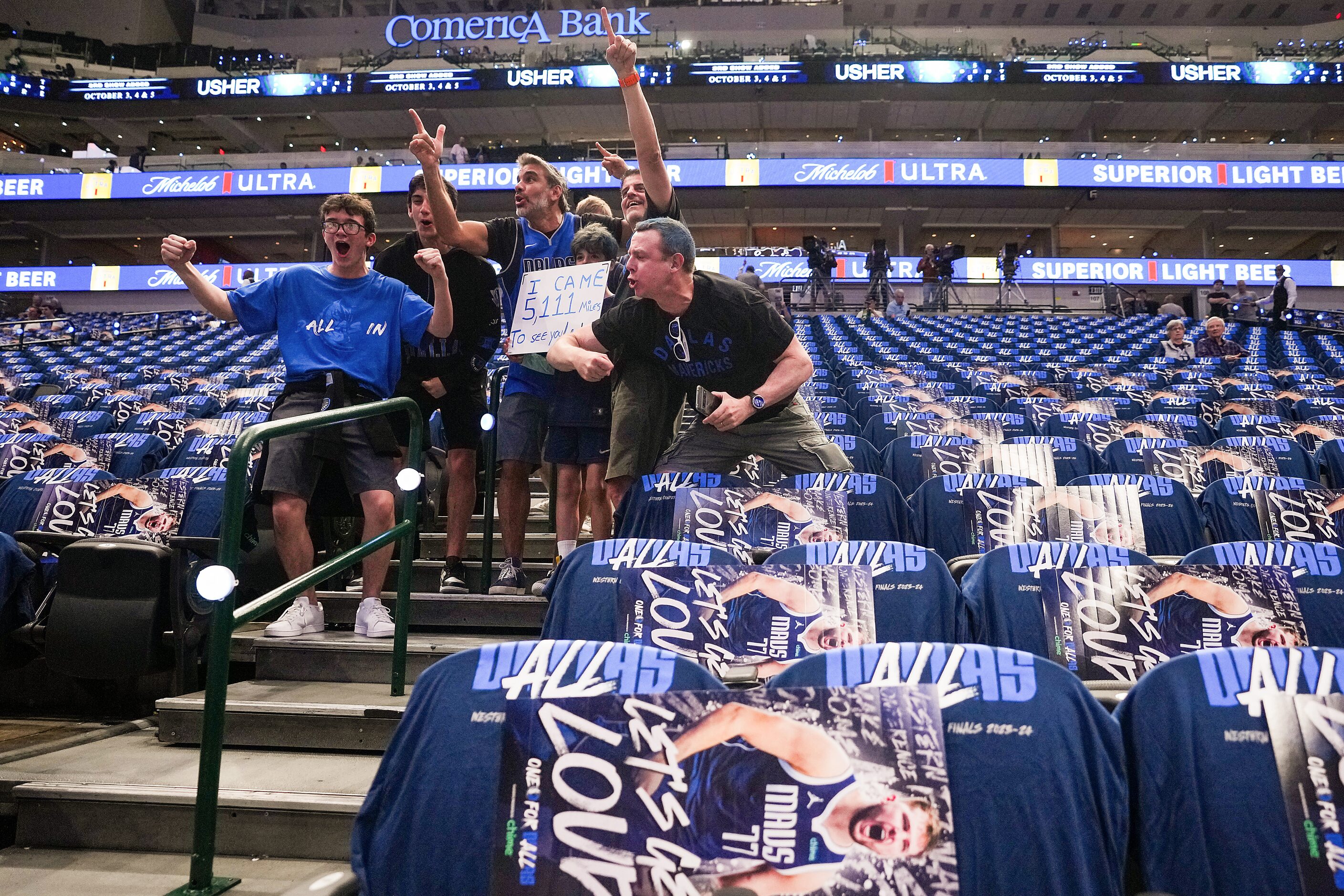 Fans cheer as Dallas Mavericks guard Luka Doncic warms up before Game 3 of the NBA...