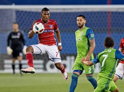 May 14, 2016; Dallas, TX, USA; FC Dallas midfielder Carlos Gruezo (7) kicks the ball pat...