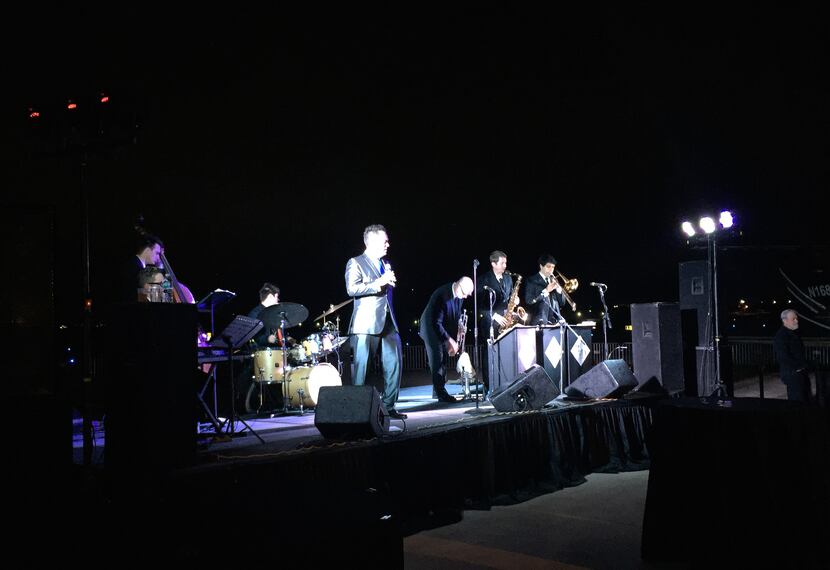 Ricki Derek and the Vegas Six livened up the party with classic covers by Nat King Cole,...