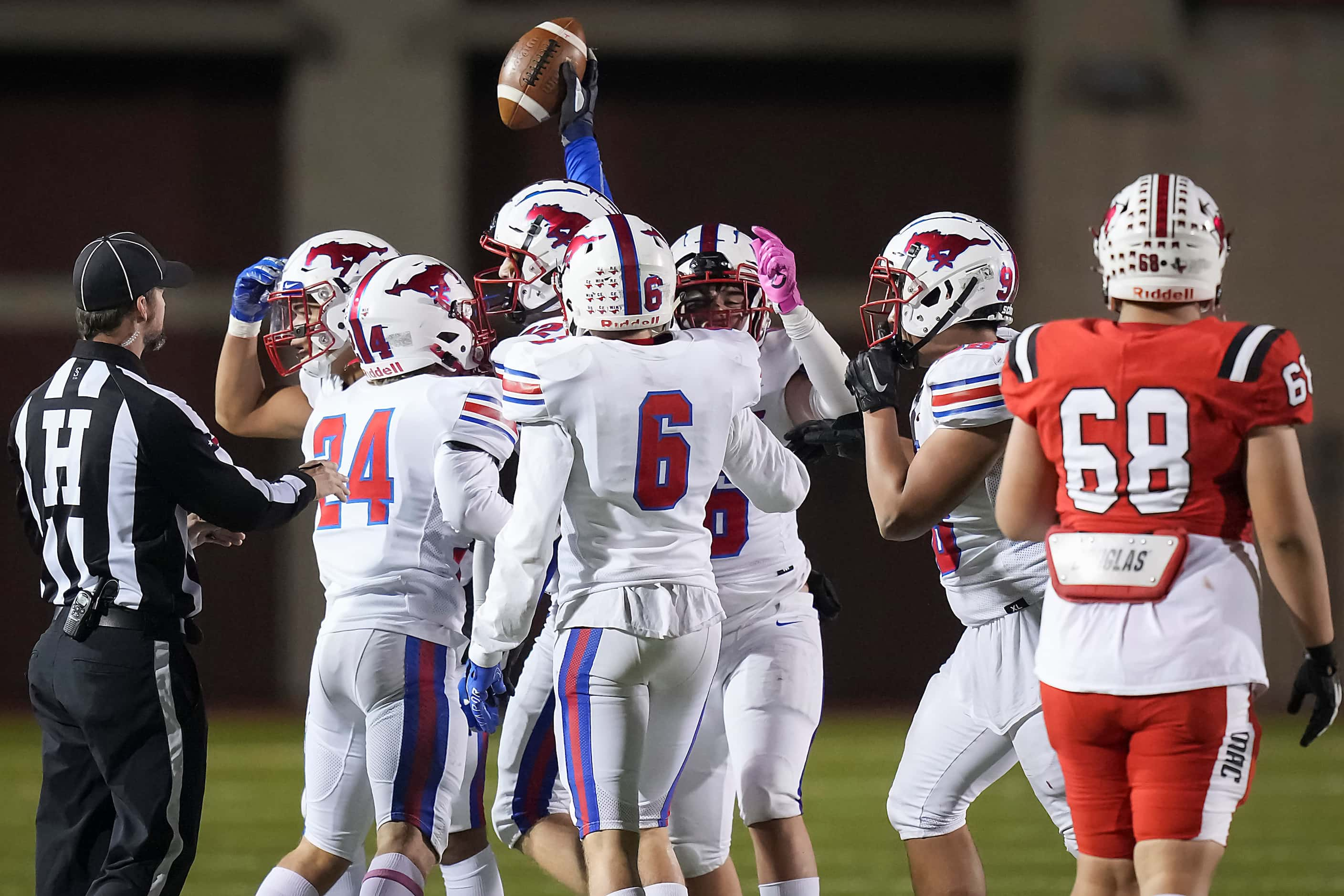 Richardson JJ Pearce defensive lineman Jack Lokey (92) celebrates after recovering a fumble...