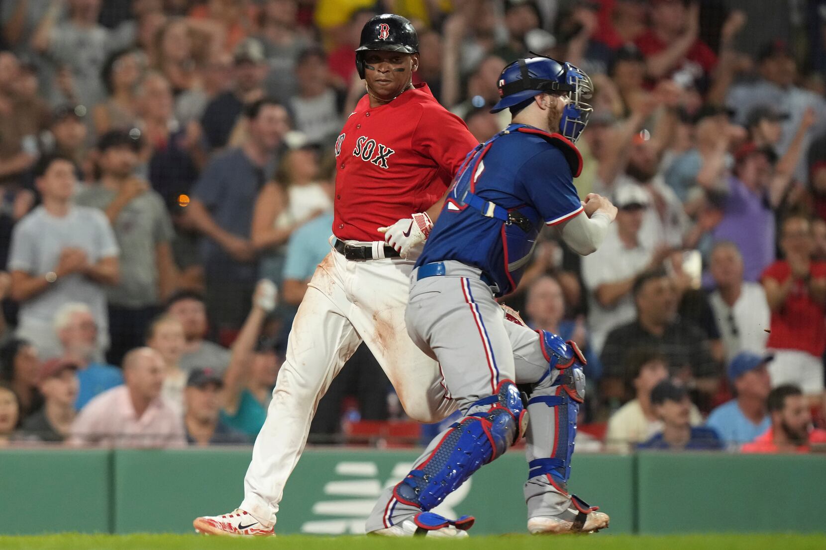 Devers extends hit streak to 8, Red Sox beat Indians