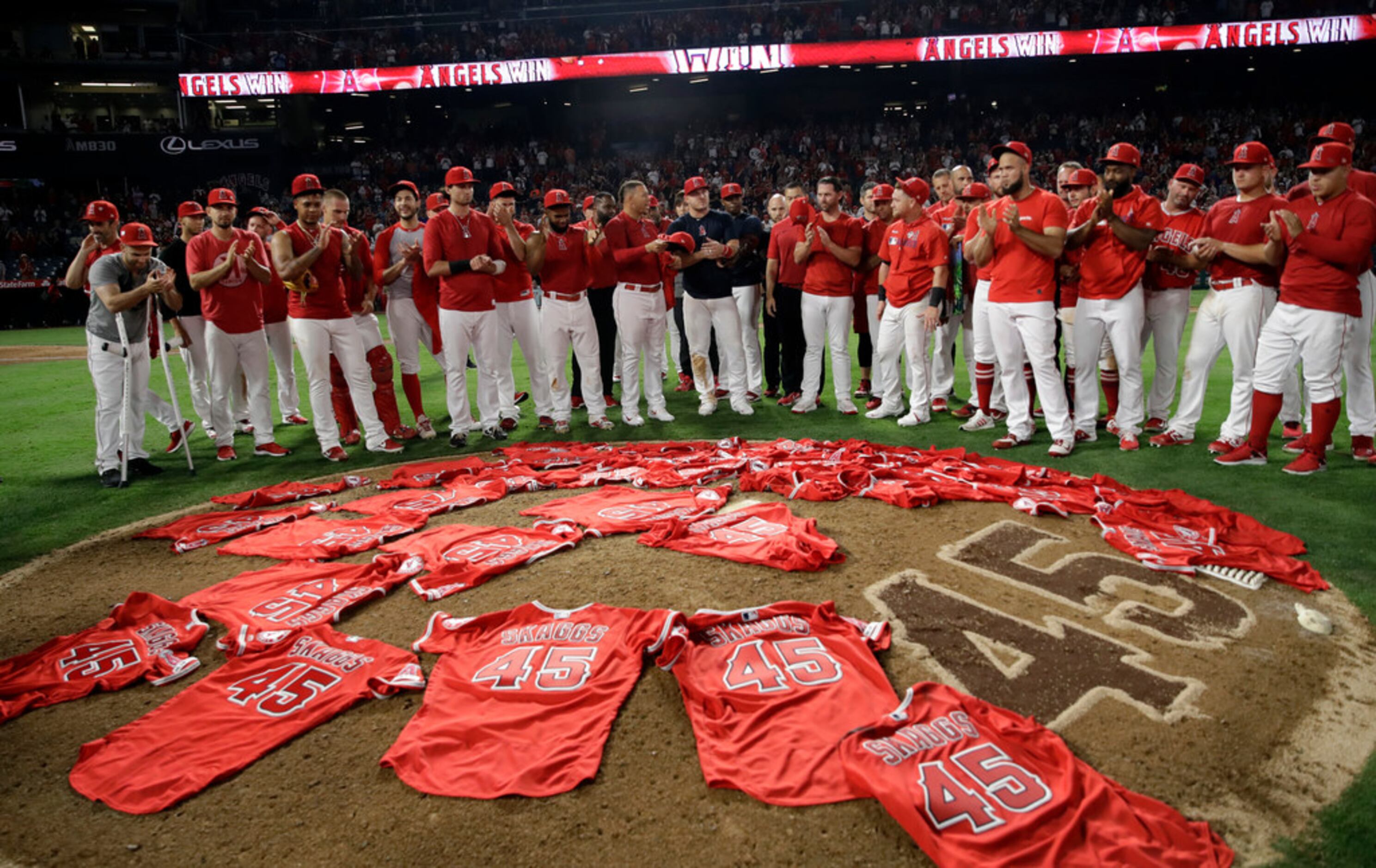 Angels, Mariners disciplined for benches-clearing incident