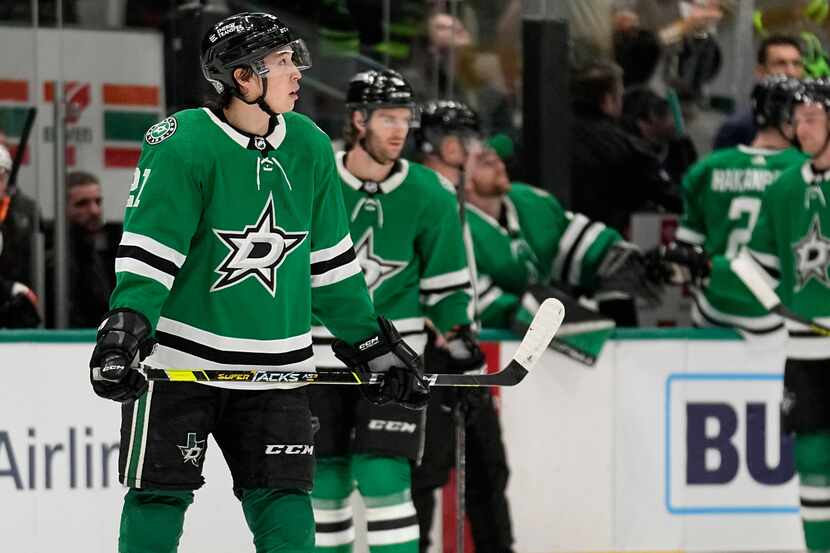 Dallas Stars' Jason Robertson (21) looks up at the videoboard after celebrating his goal...