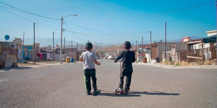 En esta imagen difundida por Piano Distribución, una escena del documental "Niña sola".