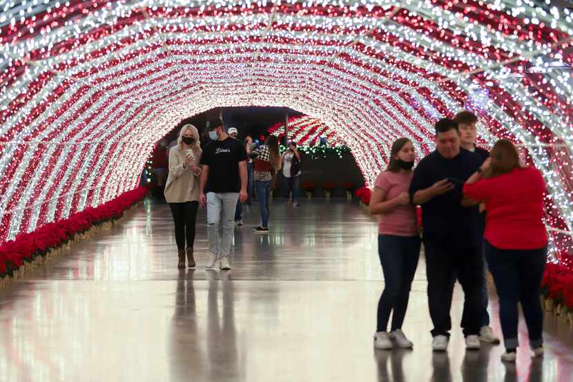 Luminova Holidays en el Globe Life Field en Arlington, uno de varios lugares en el Norte de...