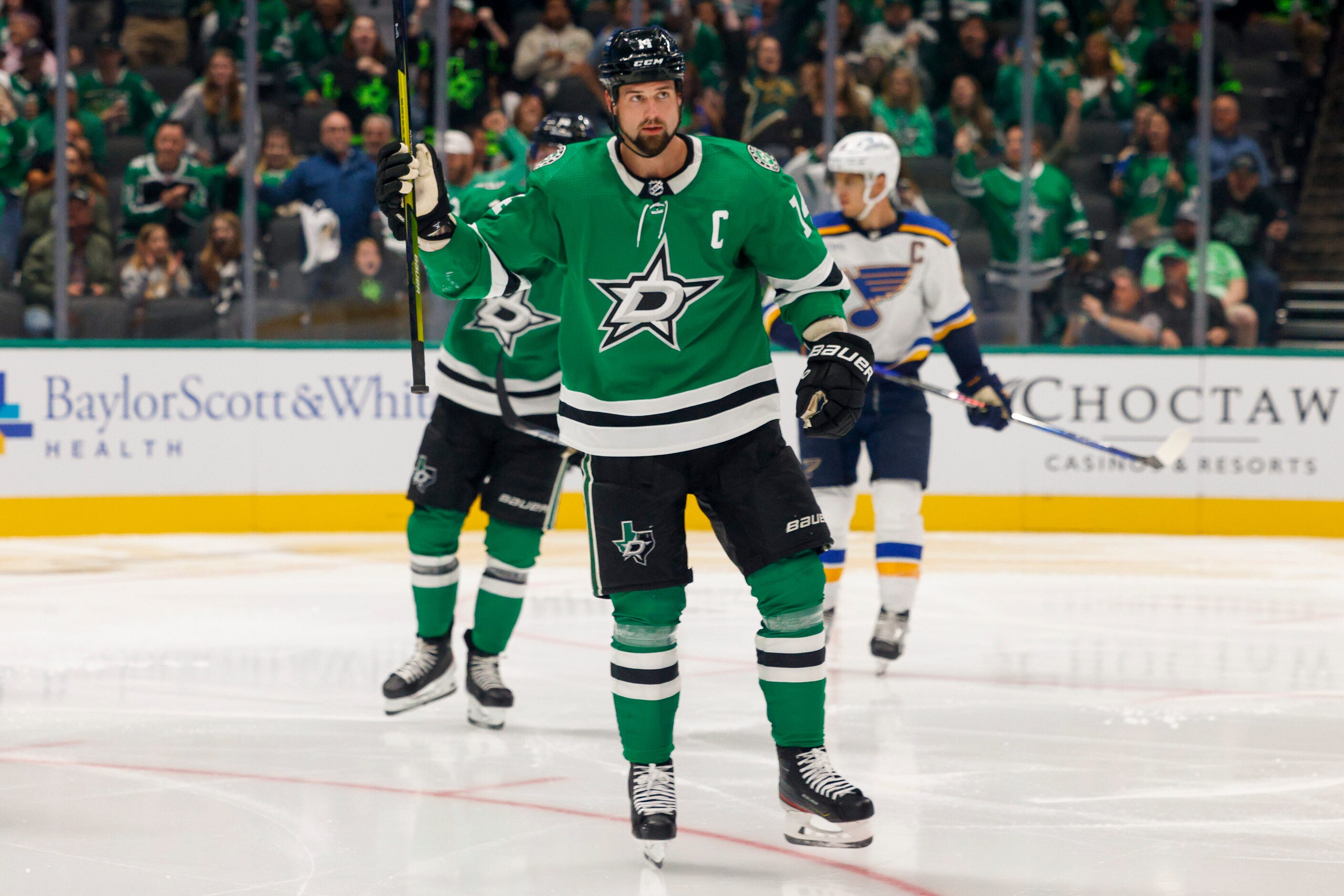 Dallas Stars left wing Jamie Benn (14) celebrates after scoring a goal during the second...