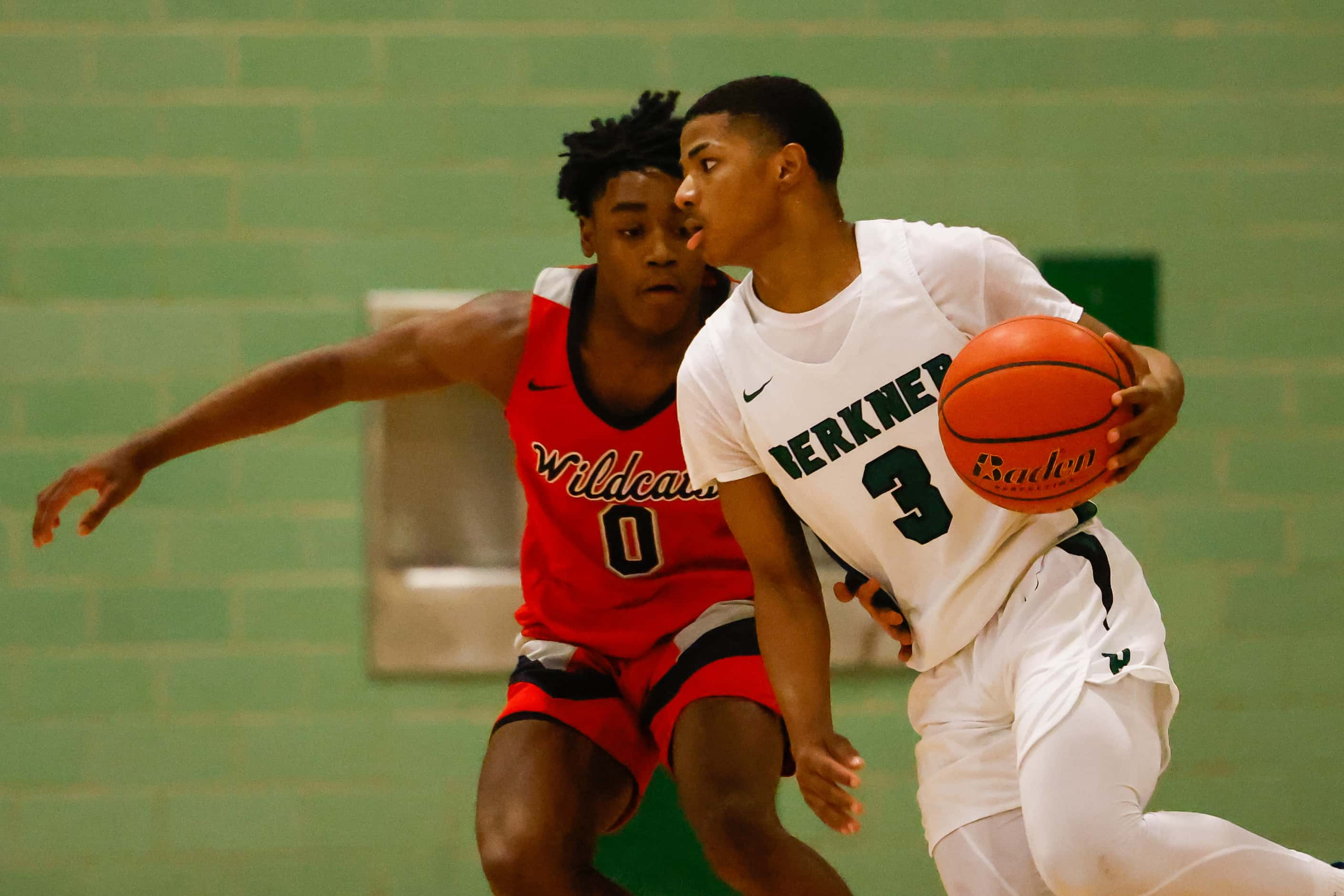 Lake Highlands High School' Jaylen Washington #0 tries to block Berkner High School'Braylon...