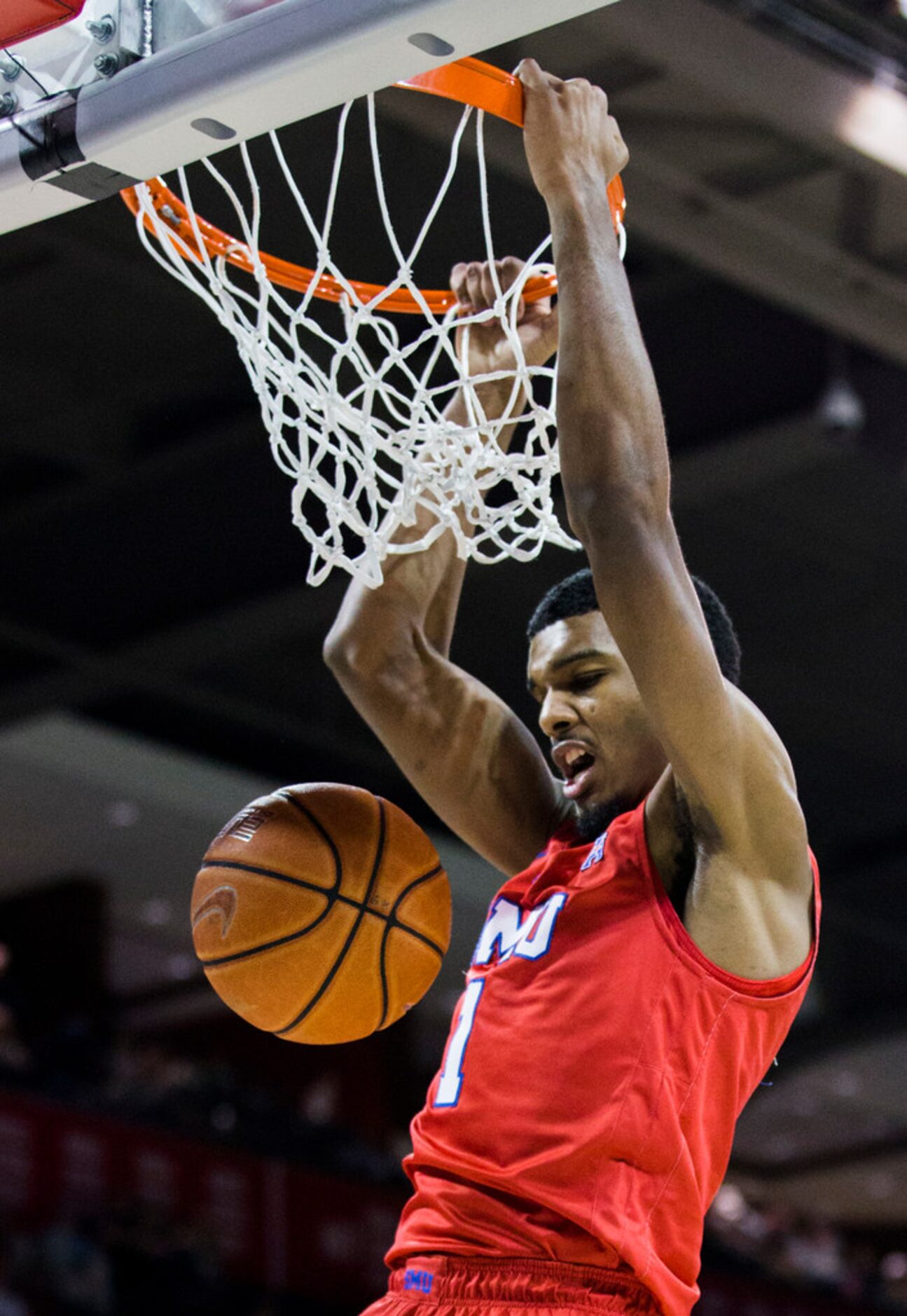 Southern Methodist Mustangs forward Feron Hunt (1) dunks the ball during the first half of...