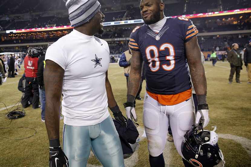 Dallas Cowboys wide receiver Dez Bryant (88, left) and Chicago Bears tight end and former...