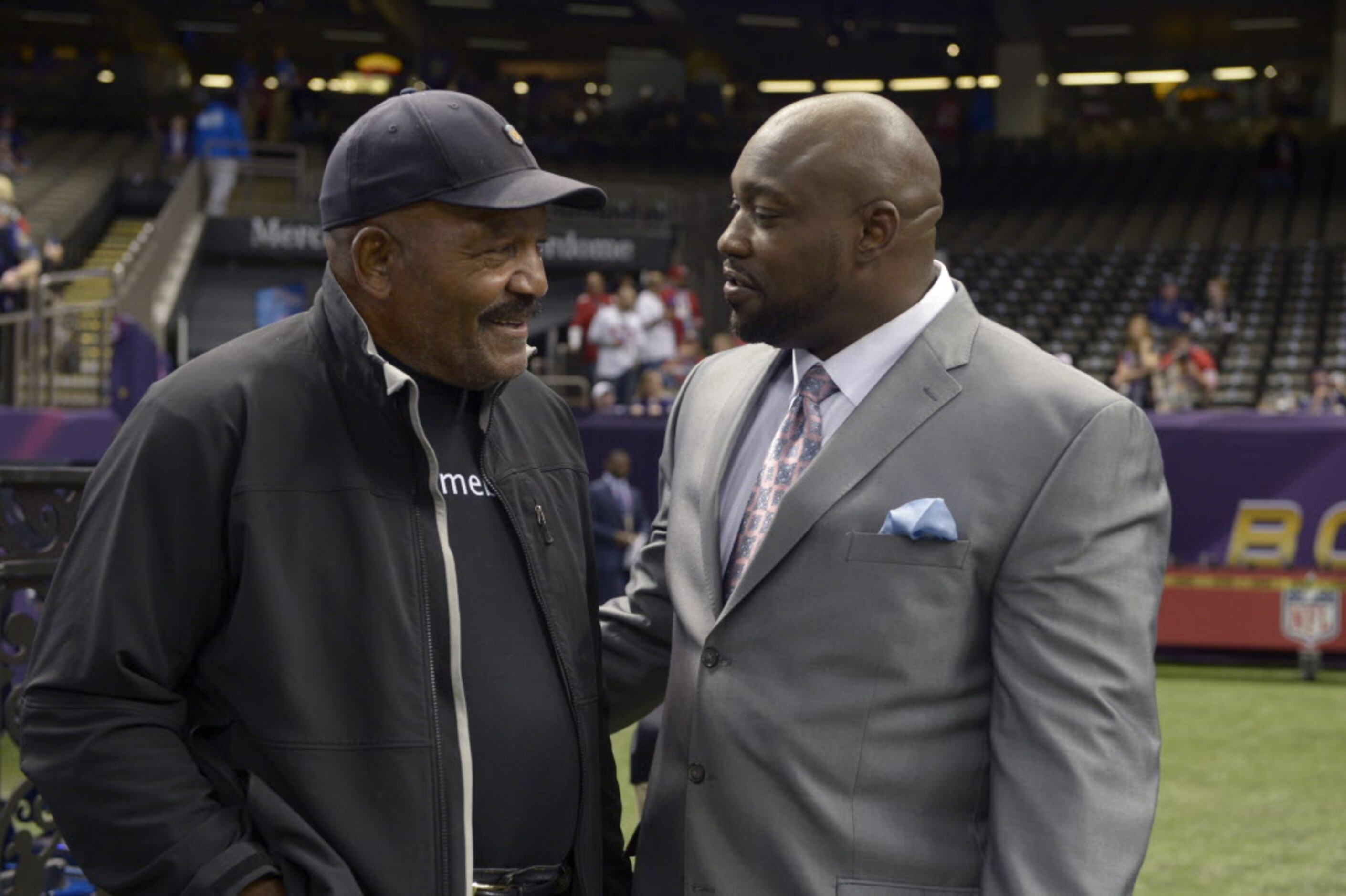 Videos and photos from statue unveiling of Browns legend Jim Brown