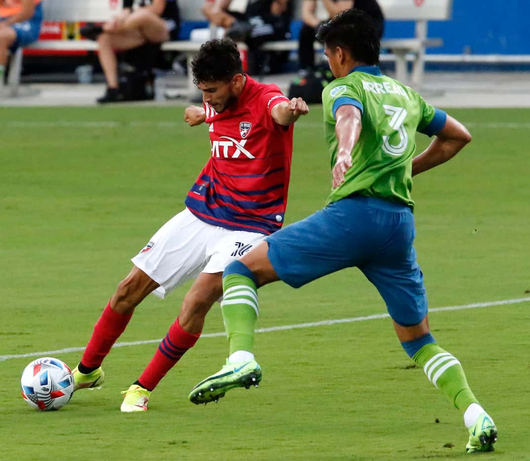 FC Dallas forward Ricardo Pepi (16) was just wide on the scoring attempt as Seattle Sounders...