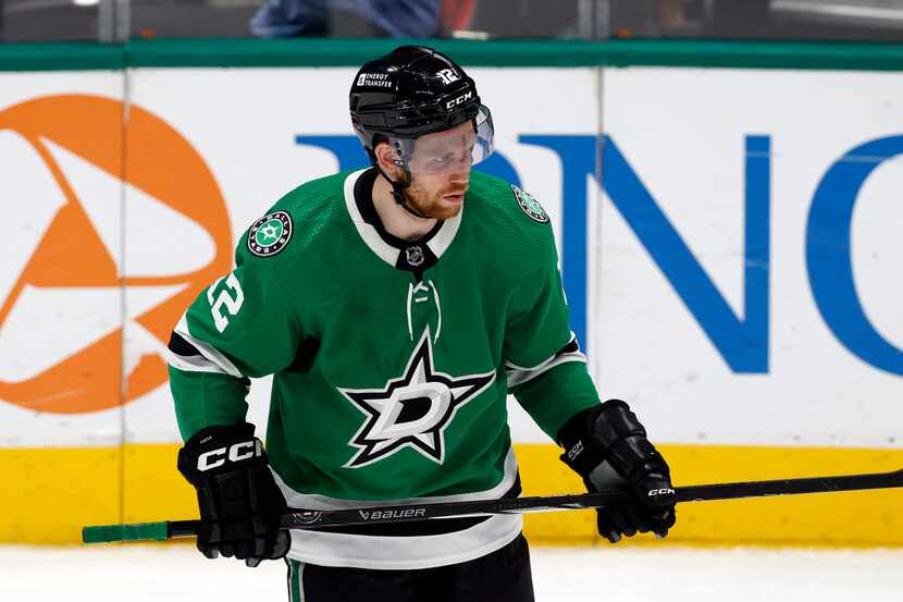 Dallas Stars center Radek Faksa (12) wait for a face-off during the third period of Game 5...