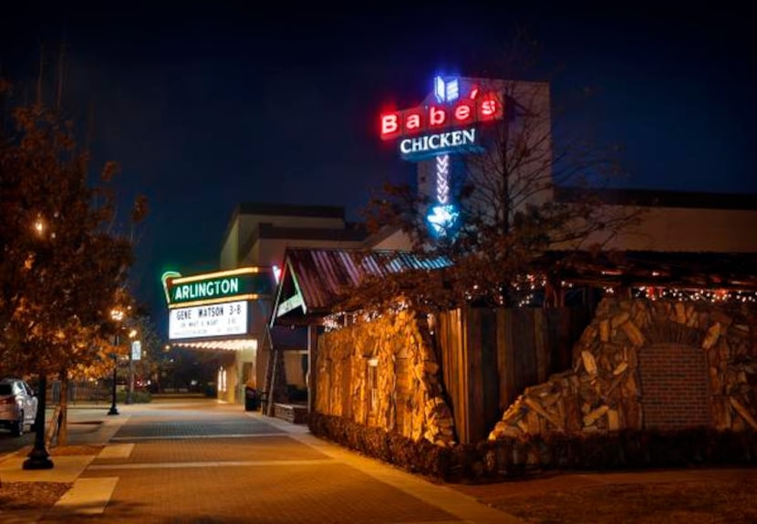 
Final Four Restaurant review: Babe's Chicken Dinner House sits next to the Arlington Music...