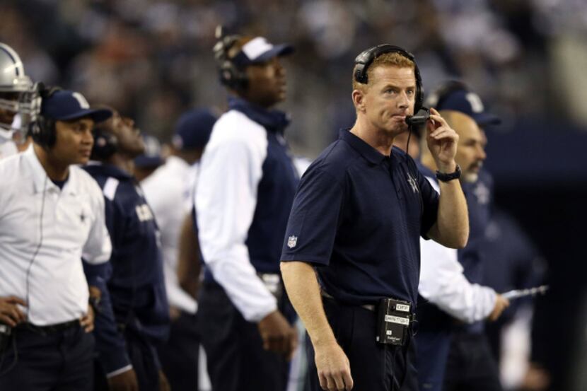 Dallas Cowboys head coach Jason Garrett looks at the scoreboard after Philadelphia Eagles...
