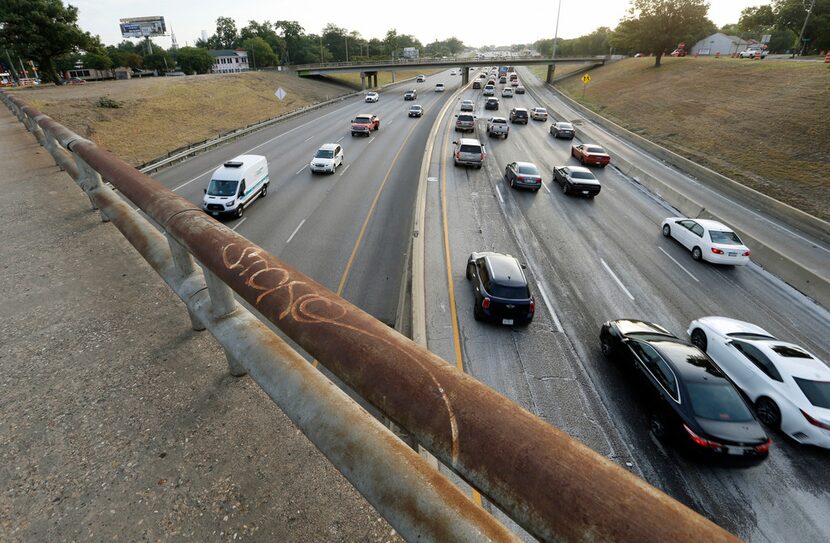 Overpasses at 8th Street and Beckley Avenue in Dallas have caused full-scale shutdowns of...