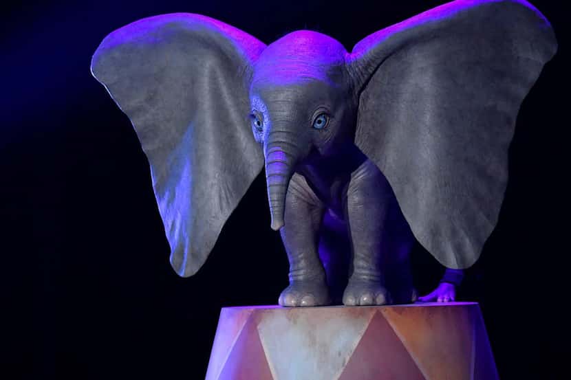 Imágen distribuída por Disney de la nueva cinta ‘Dumbo’.(CORTESIA DISNEY)
