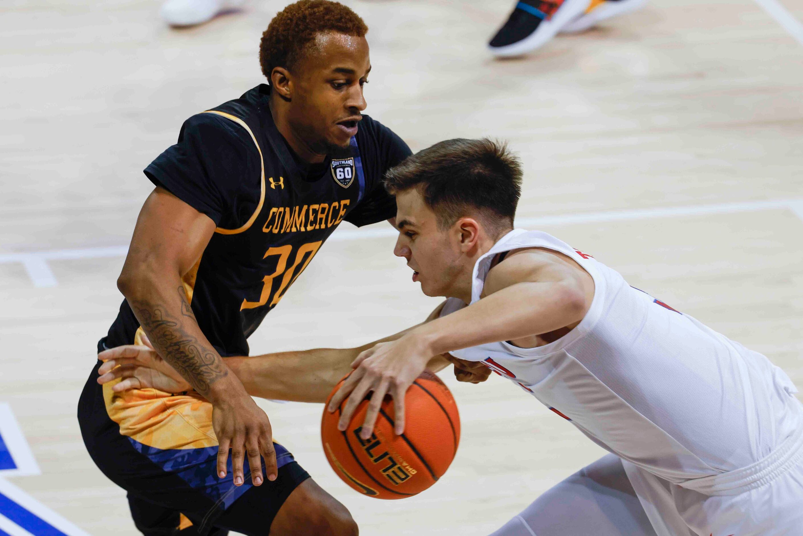 Southern Methodist forward Stefan Todorovic (3) attempts to dribble past Texas A&M-Comm’s...