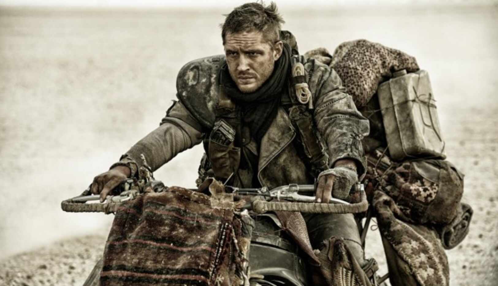 
				“Mad Max: Fury Road" es una pelicula de acción en la carretera.“ La nueva entrega del...