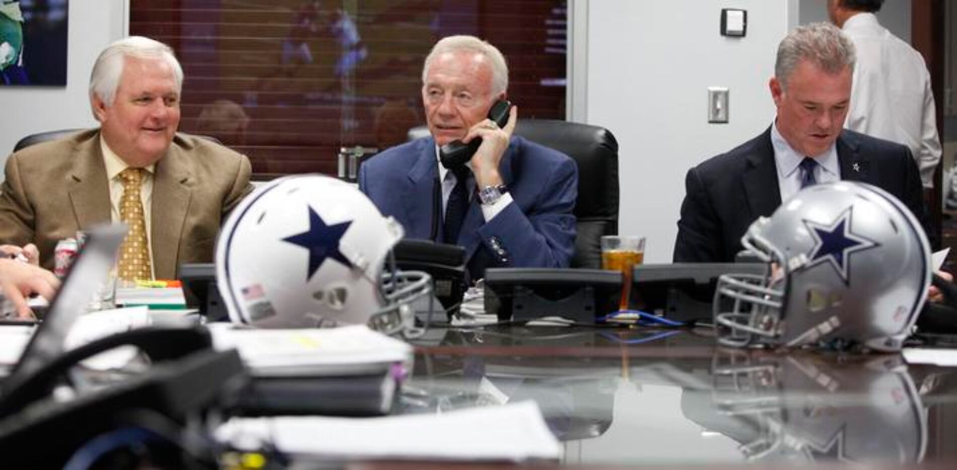 Playing to Win: Jerry Jones and the Dallas Cowboys: Magee, David