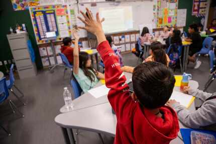 Could Texas’ new state-crafted lessons boost children’s reading?