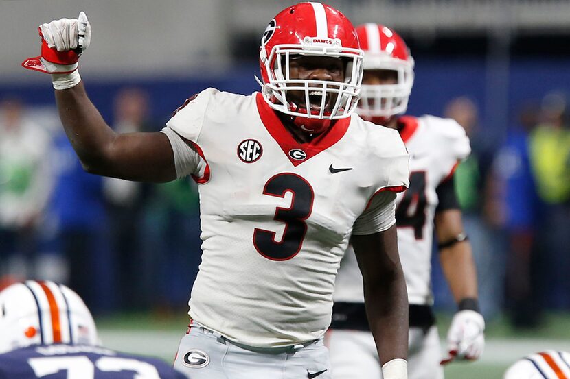 Georgia linebacker Roquan Smith (3) yells out commands before Auburn ran a play during the...