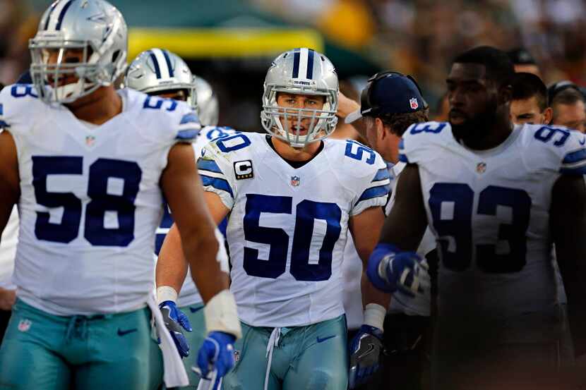 Dallas Cowboys outside linebacker Sean Lee walks the sidelines during Dallas' 30-16 win over...