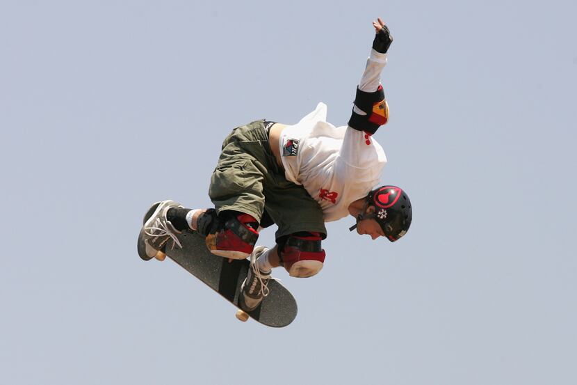 ORG XMIT: *S0413622741* LOS ANGELES - AUGUST 7: Danny Way performs a trick in the Skateboard...