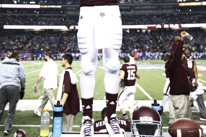 Johnny Manziel #2 of the Texas A&M Aggies reacts late in the game against the Duke Blue...