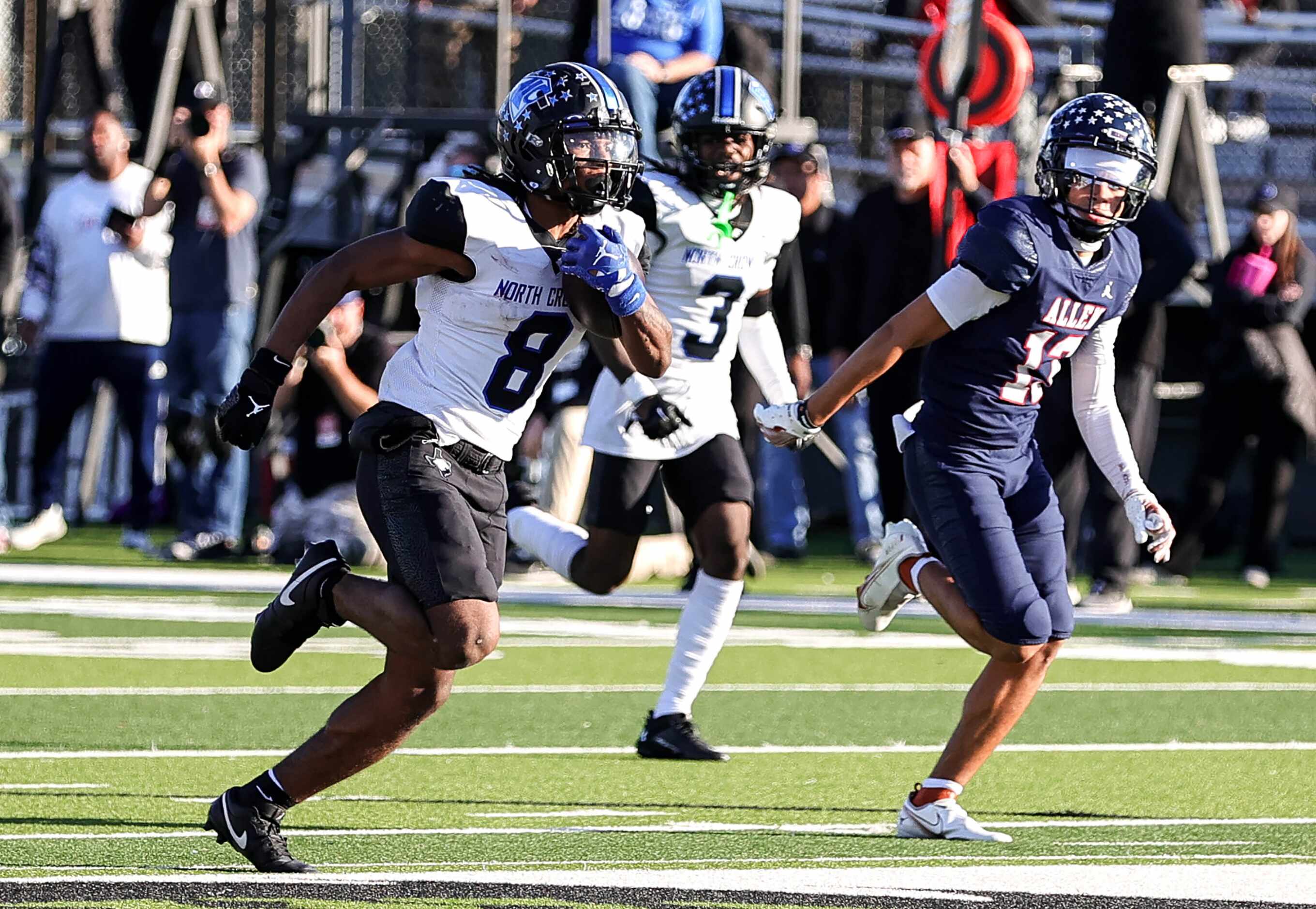 North Crowley running back Ashton Searl (8) goes 75 yards for a touchdown run against Allen...