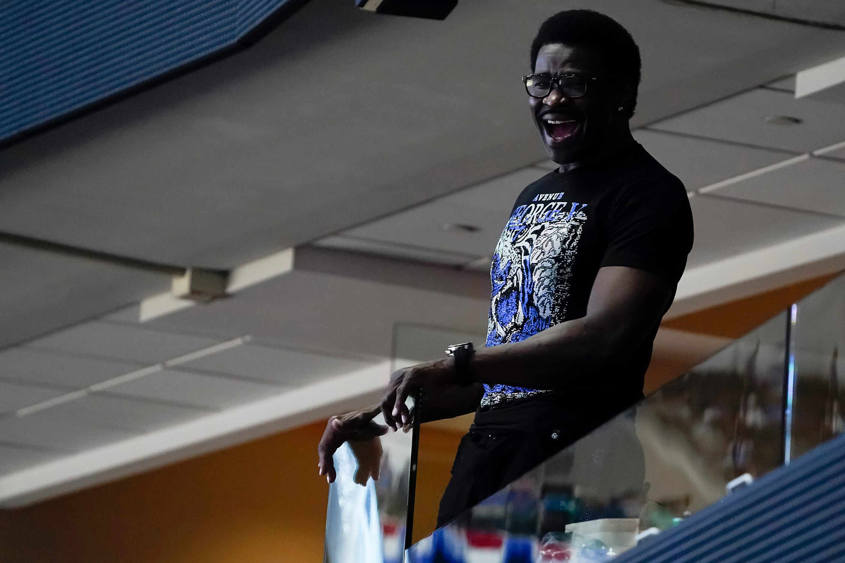 Michael Irvin watches the Dallas Mavericks face the LA Clippers during the third quarter of...