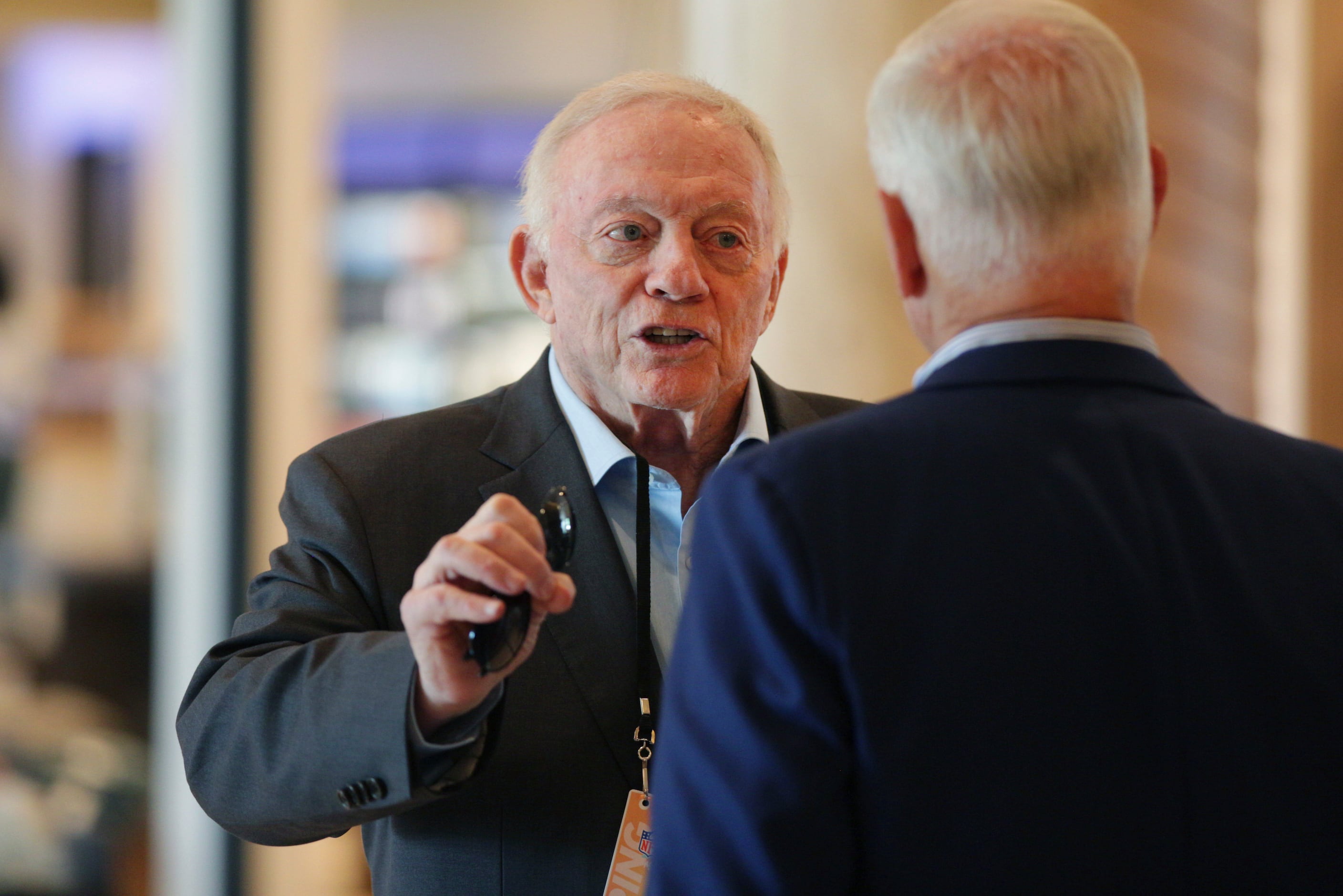 Cowboys' Jerry Jones, NFL owners receive update on pending sale of  Washington Commanders