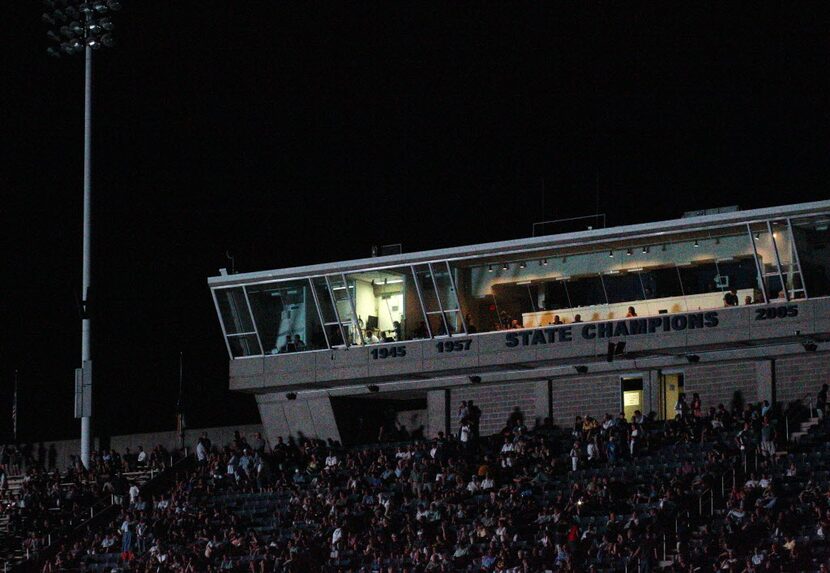 The lights went out at Highlander Stadium in Highland Park, Texas for about 15 minutes ...