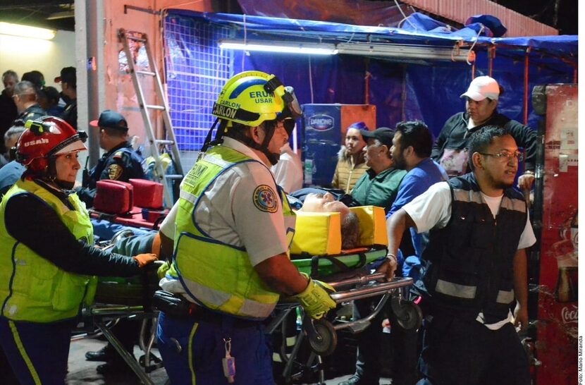 Momentos antes del impacto, --ocurrido a las 23:37 horas-- el tren estacionado en Tacubaya...