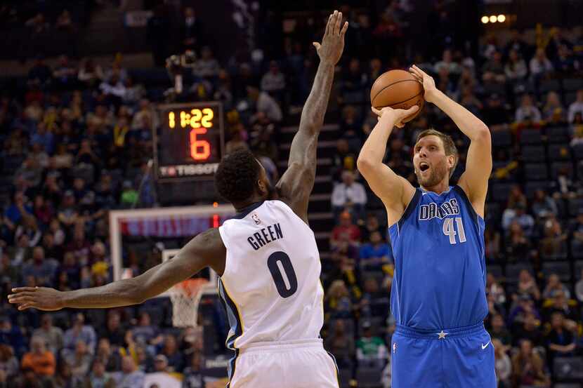 Dallas Mavericks forward Dirk Nowitzki (41) shoots against Memphis Grizzlies forward...