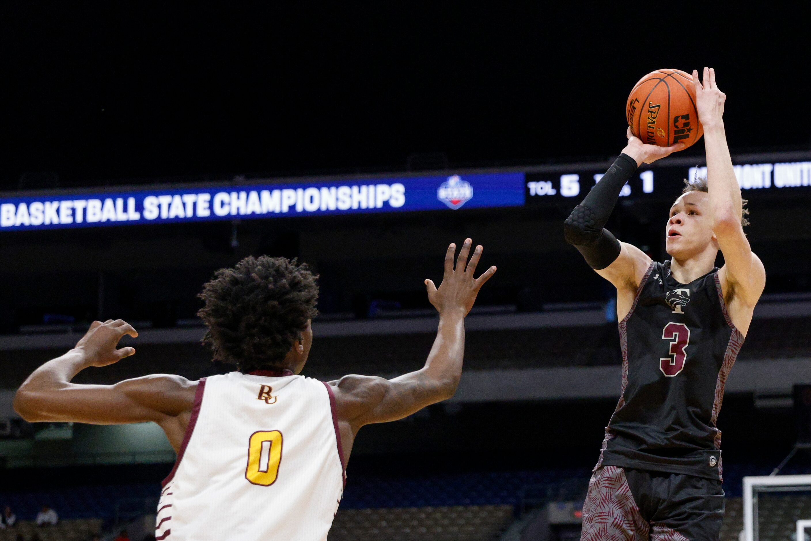 Mansfield Timberview guard Chendall Weaver (3) shoots over Beaumont United forward Clarence...