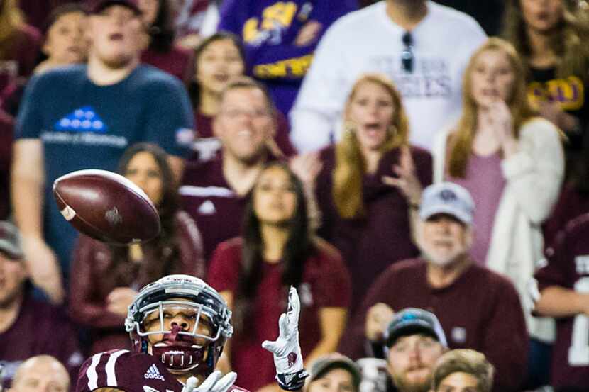 Texas A&M wide receiver Christian Kirk (3) catches a 36-yard touchdown pass from quarterback...