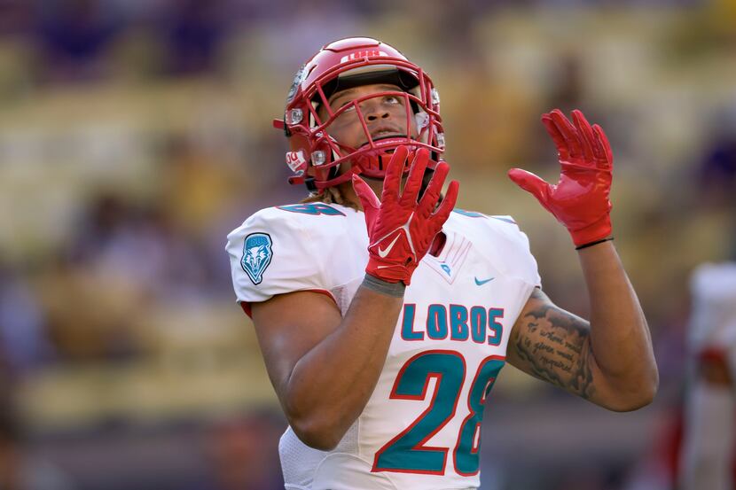 New Mexico tight end Jaden Hullaby (28) catches during an NCAA football game against LSU on...