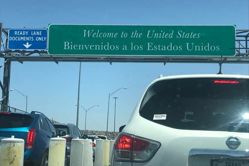 El Puente Internacional de las Américas conecta El Paso, Texas, con Ciudad Juárez, México.